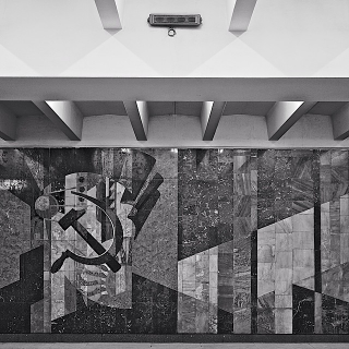 Illustration for article titled Russian Underground Stations Look Even More Stunning In Black and White